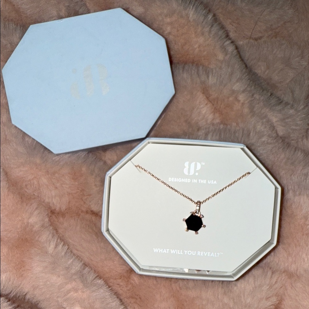 BP Elegant Black Pendant Necklace